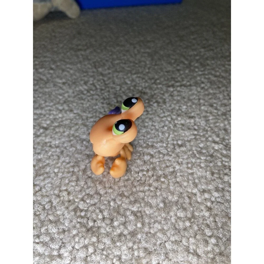 Hasbro Littlest Pet Shop #352 Hermit Crab Purple Star Shell Green Eyes Magnet